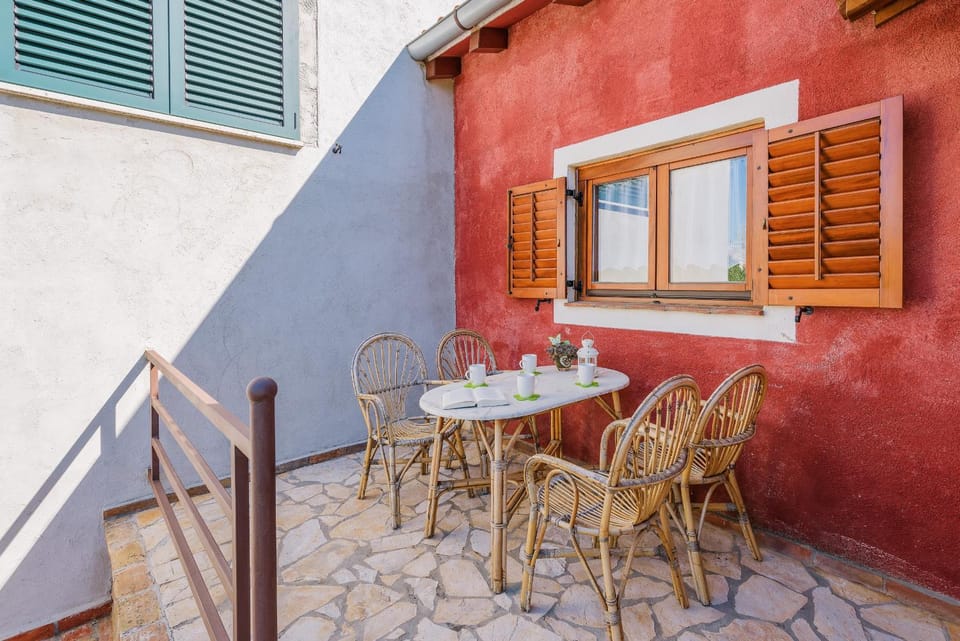 Apartment with pool Visnjan Apartment in Istria County