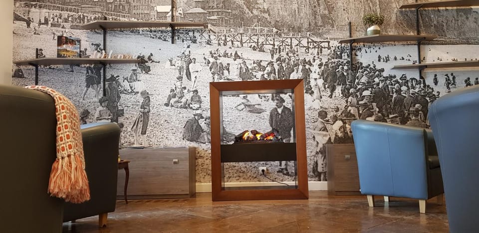 Library, Lounge or bar