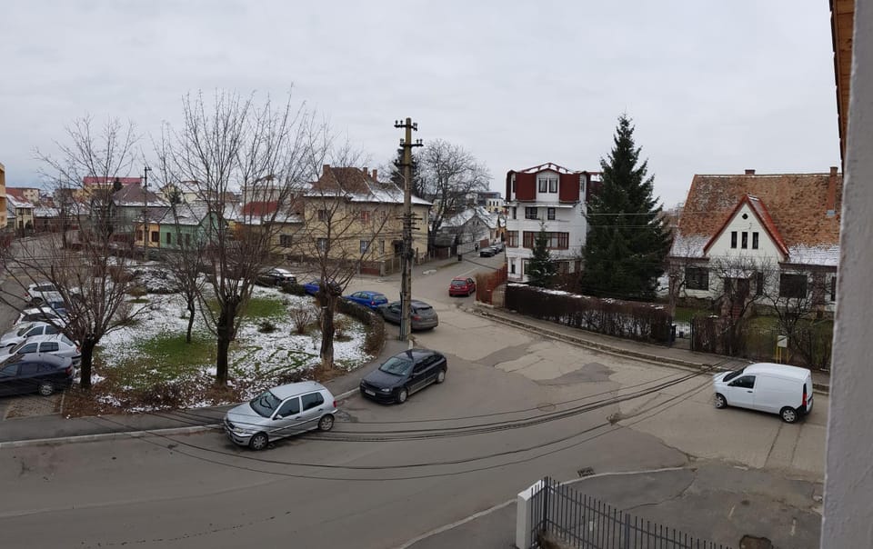Day, Neighbourhood, Bird's eye view, Winter, City view, Street view, Parking