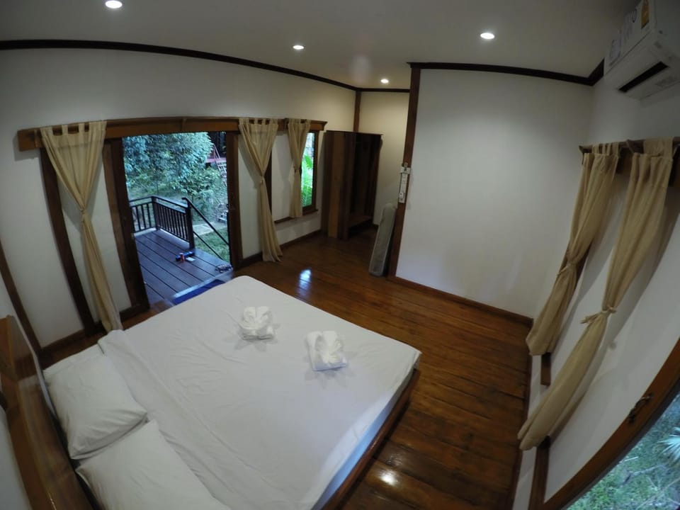 Bed, Photo of the whole room
