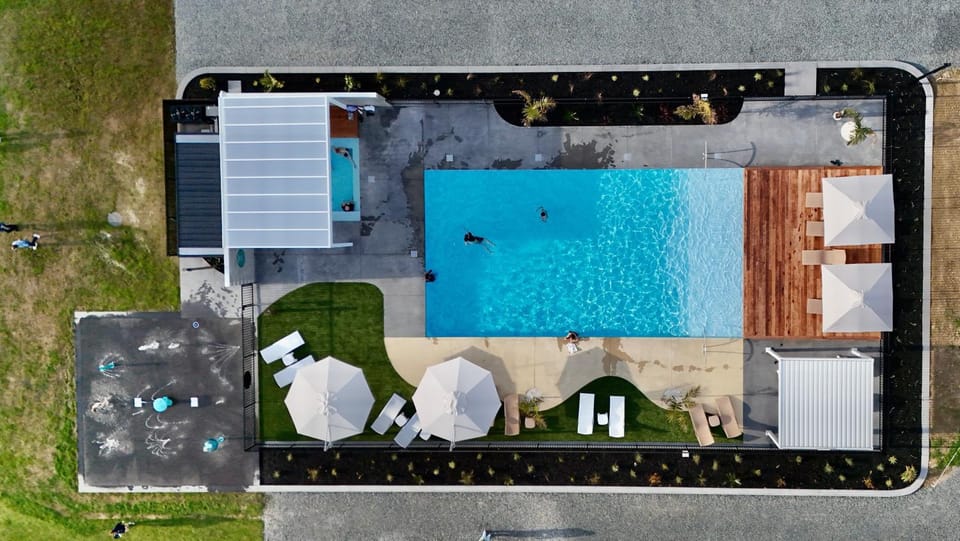 Swimming pool
