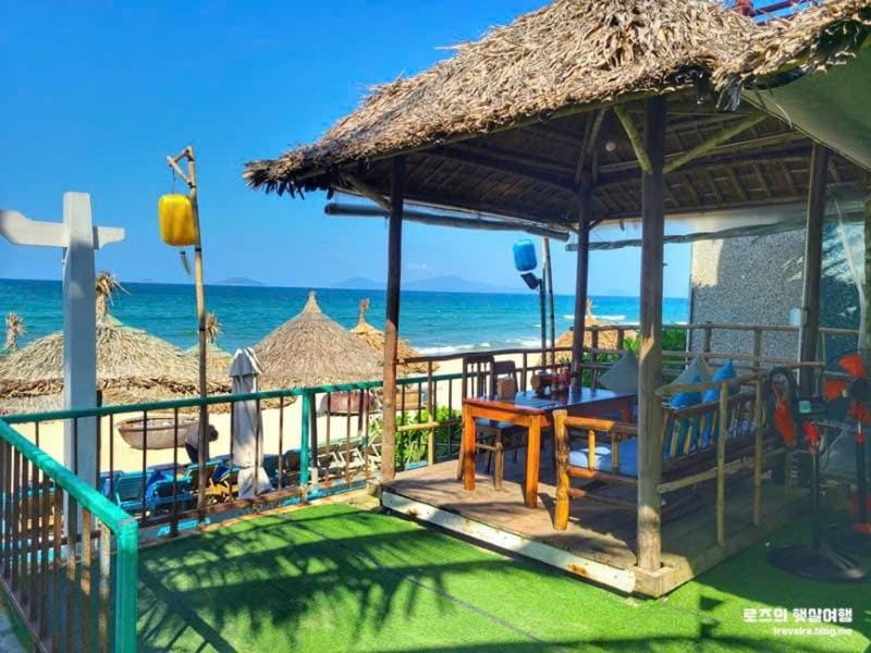 Lounge or bar