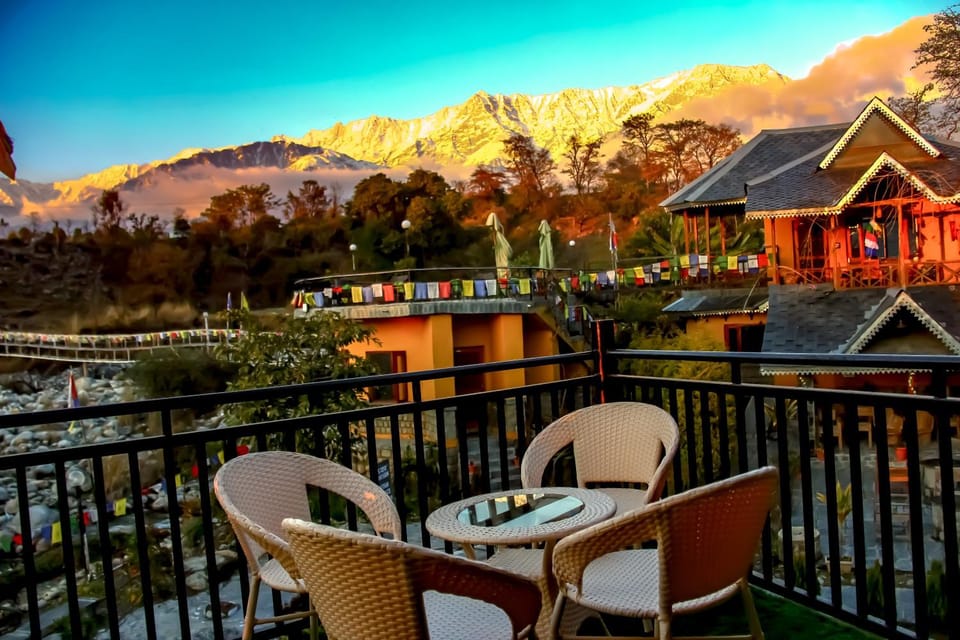 Balcony/Terrace, Mountain view, River view, Sunset