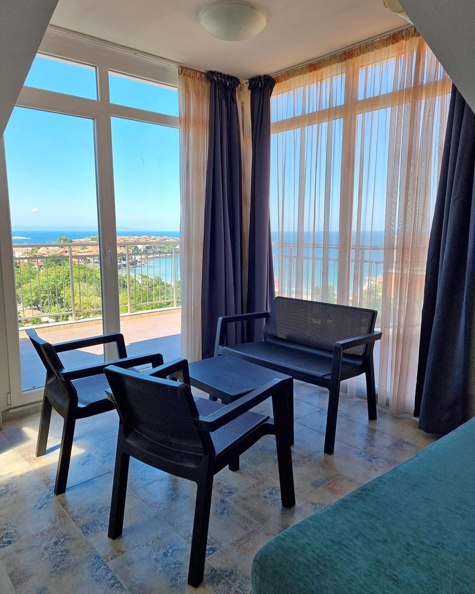 View (from property/room), Balcony/Terrace, Seating area, Dining area