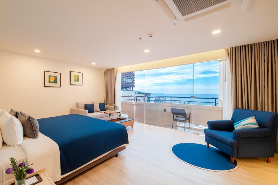 Bed, View (from property/room), Bedroom, Sea view