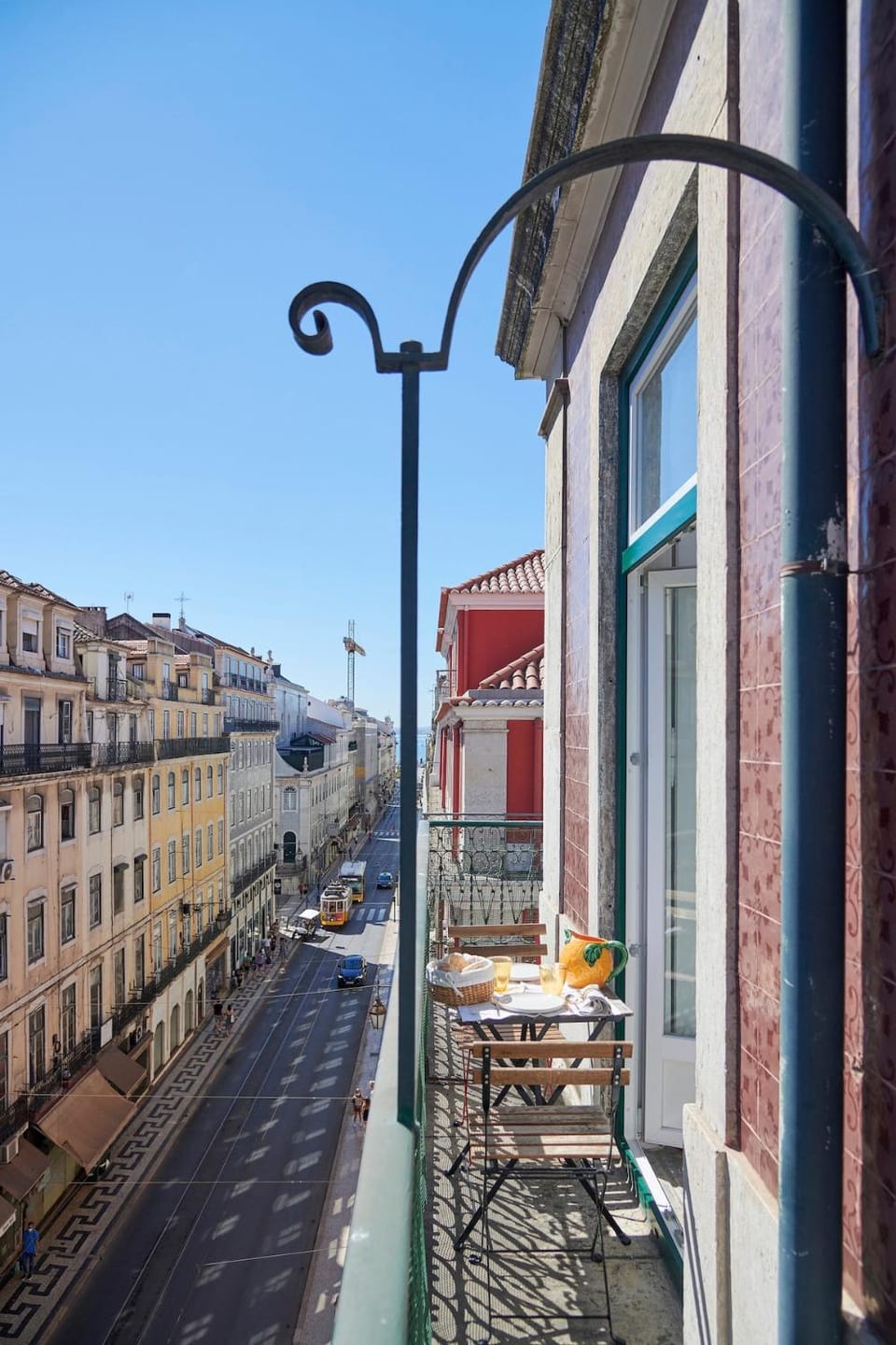 Neighbourhood, Balcony/Terrace, Dining area, City view, Location