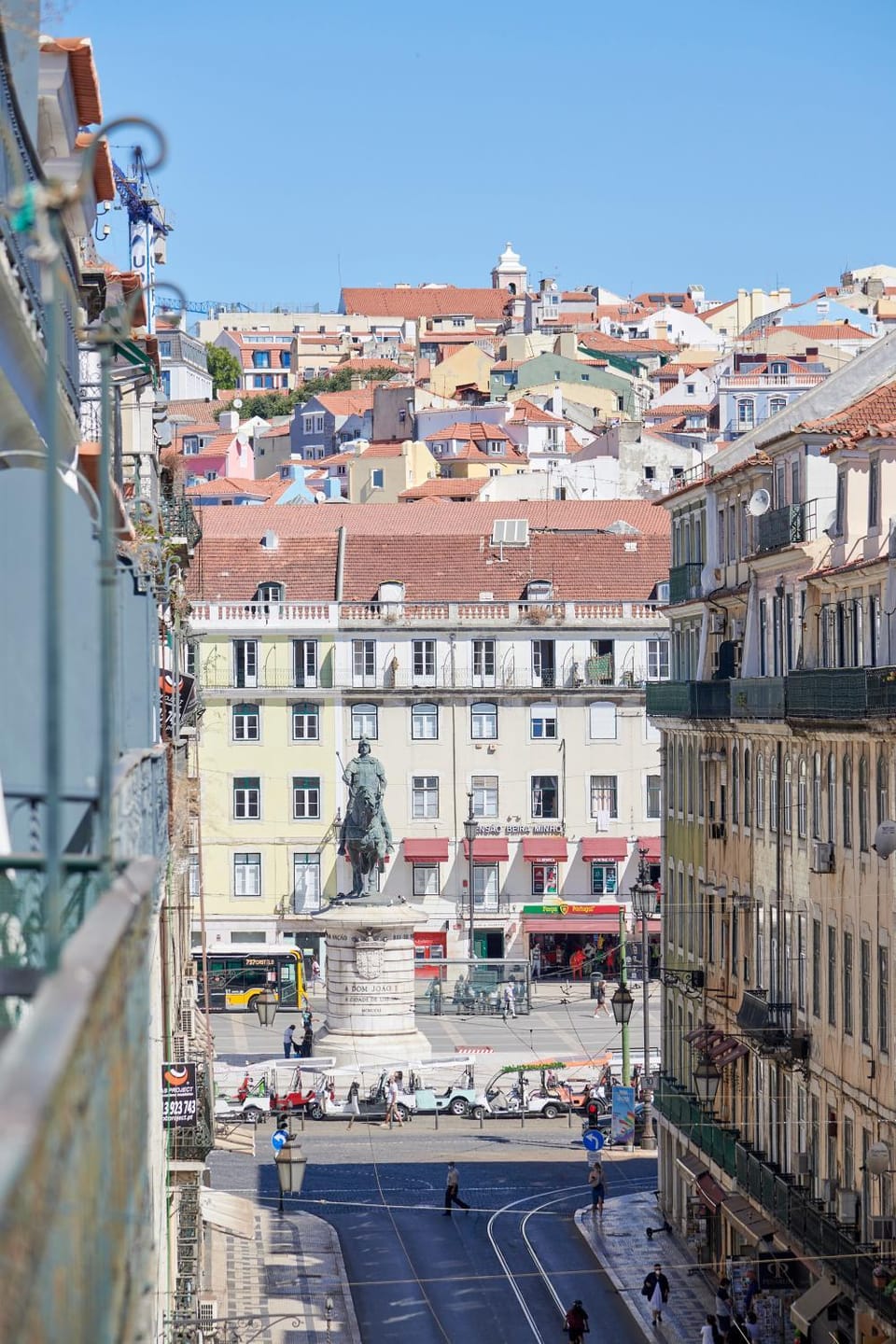 Neighbourhood, Balcony/Terrace, City view, Landmark view, Street view, Location