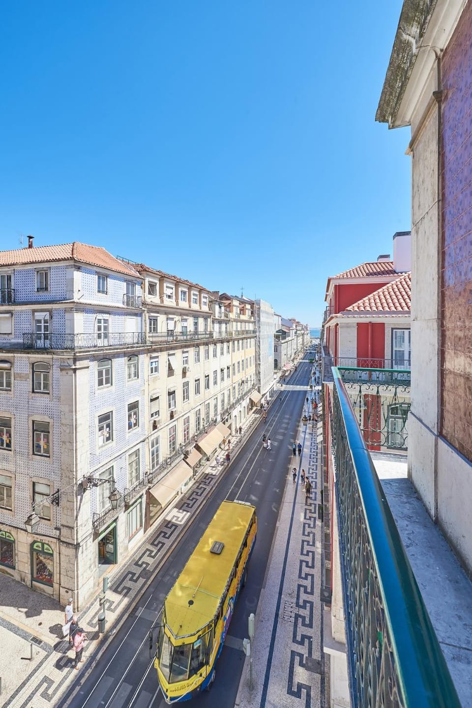 Neighbourhood, Balcony/Terrace, City view, Location