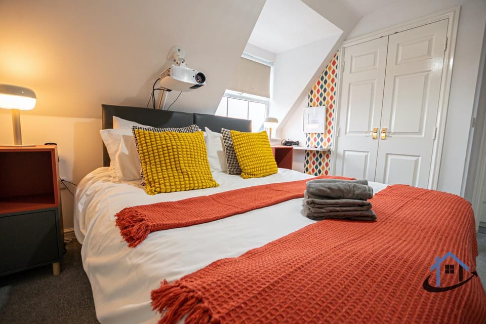 Bed, Photo of the whole room, Bedroom, towels, wardrobe