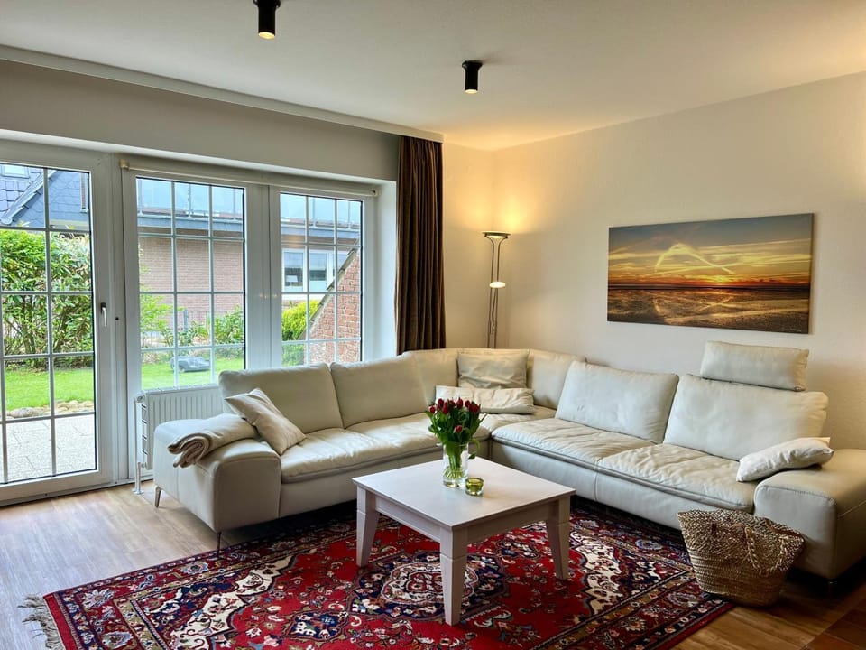 Living room, Photo of the whole room, Seating area