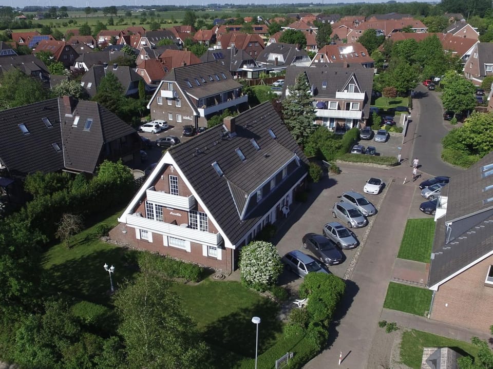 Property building, Bird's eye view, Location, Parking