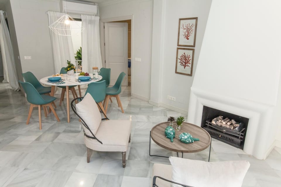 Living room, Seating area, Dining area