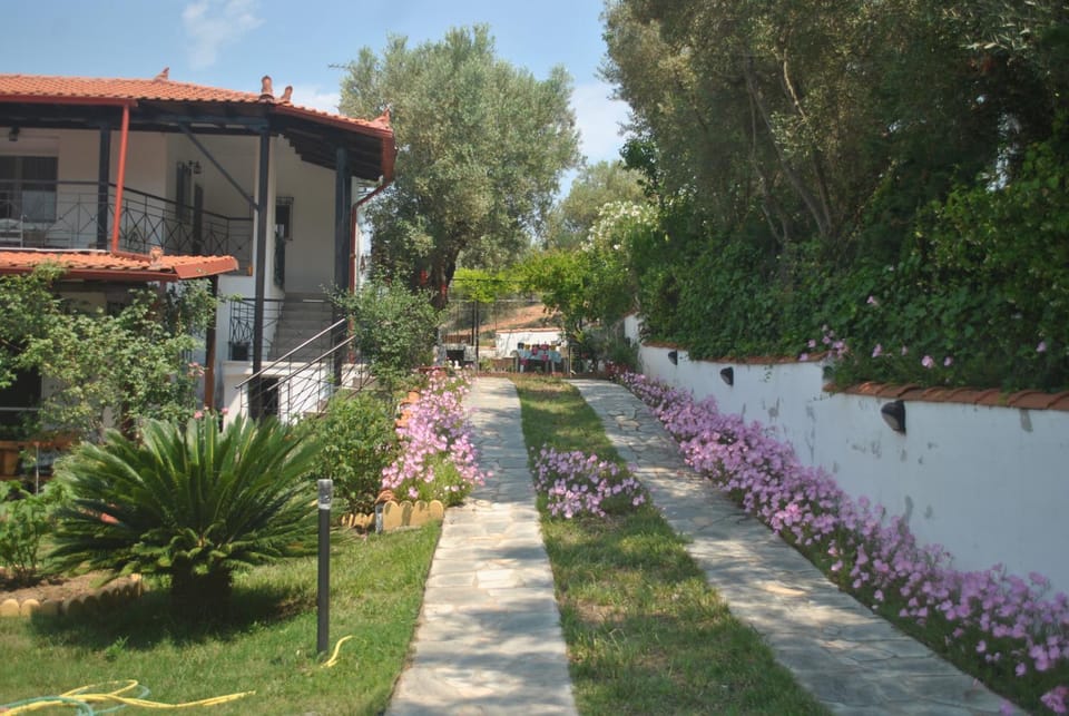 Garden, Area and facilities