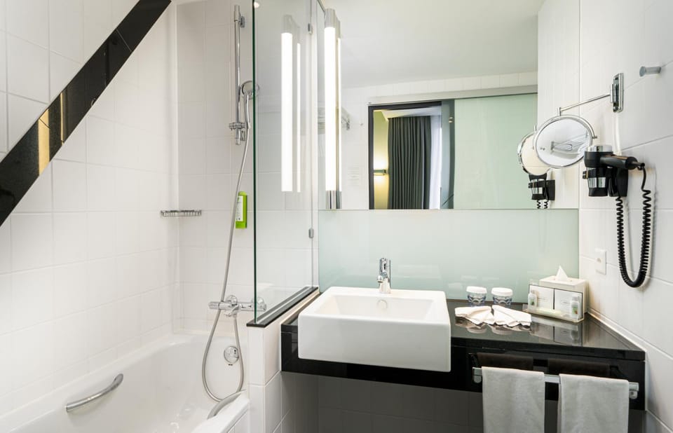 Bathroom, towels