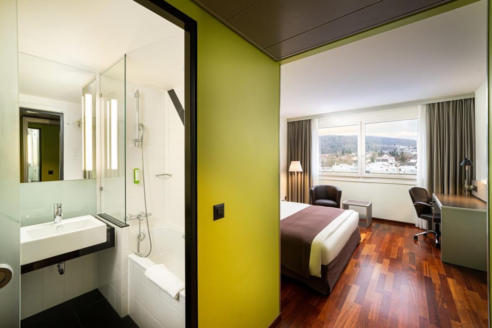 Bed, Photo of the whole room, Bedroom, Bath