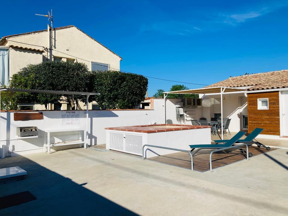 Gite Blanco y Madera House in Narbonne