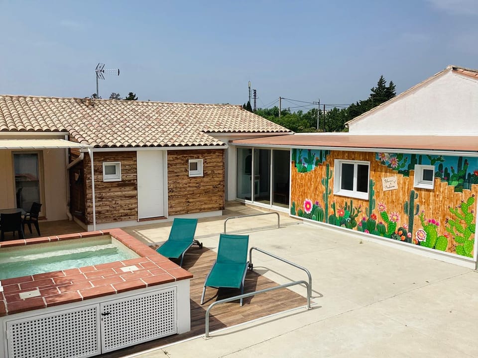 Gite Blanco y Madera House in Narbonne