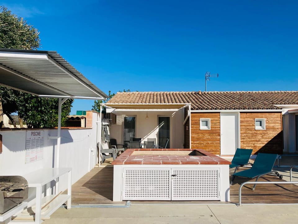 Gite Blanco y Madera House in Narbonne