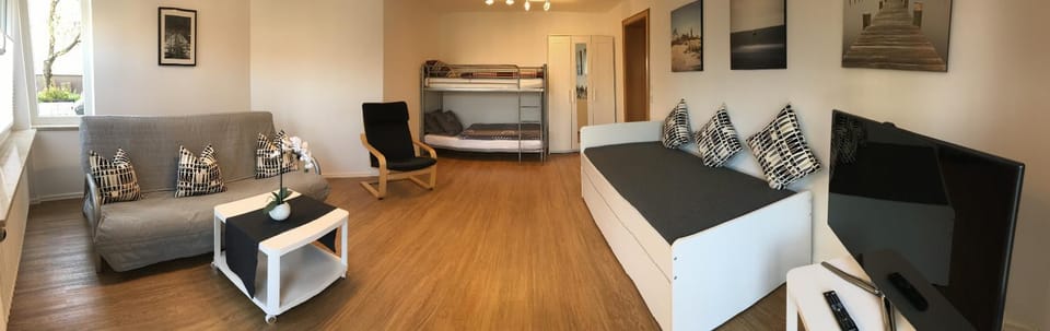 Bed, Living room, Other, Photo of the whole room, Decorative detail, Seating area, bunk bed