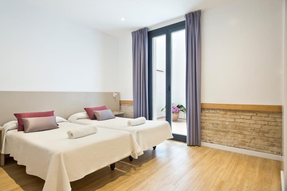 Patio, Bed, Balcony/Terrace, Photo of the whole room, Bedroom