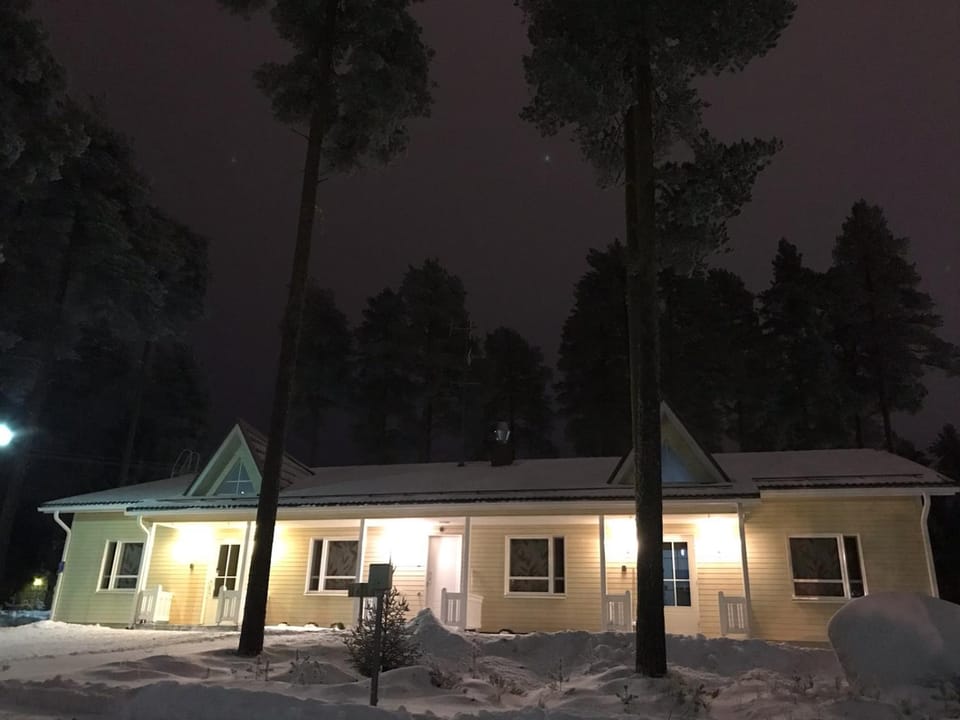 Property building, Neighbourhood, Winter
