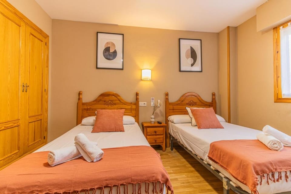 Hostal Valle De Tena Bed and Breakfast in Sabiñánigo