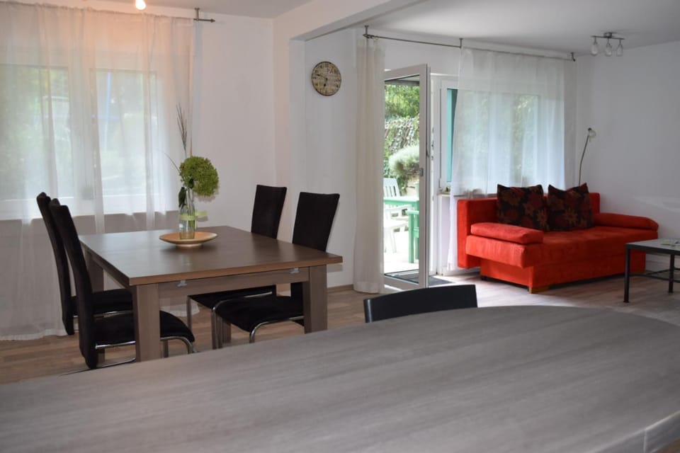 TV and multimedia, Living room, Dining area