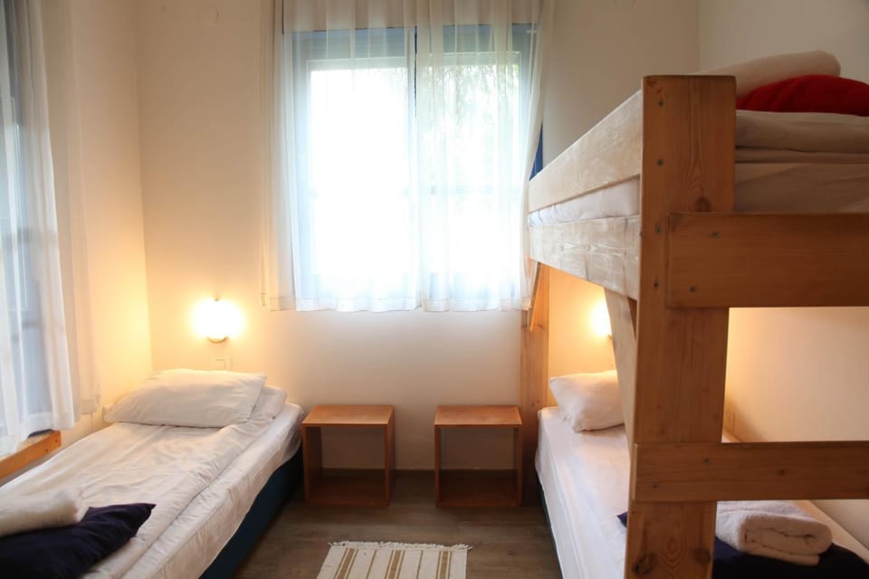 Bed, bunk bed