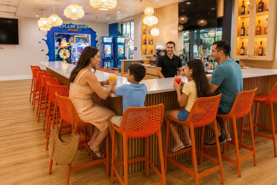 Lounge or bar, Food and drinks