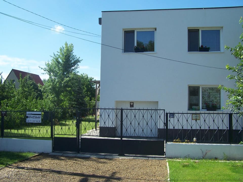 Facade/entrance, Street view
