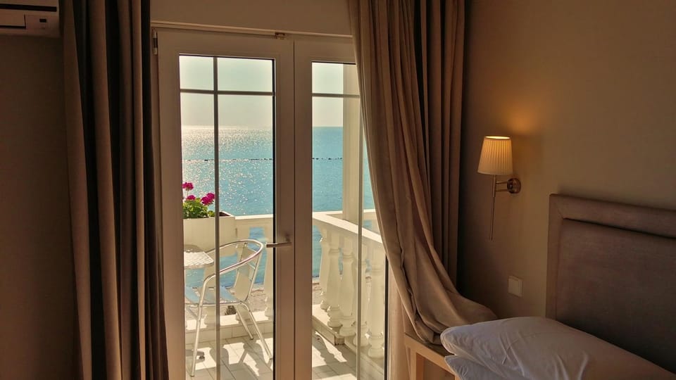 Day, View (from property/room), Balcony/Terrace, Bedroom, Sea view