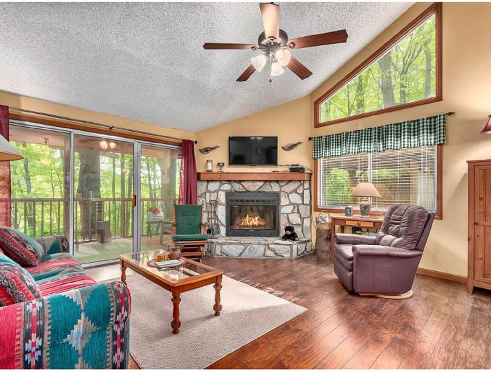 Smoky Mountain Treehouse House in Maggie Valley
