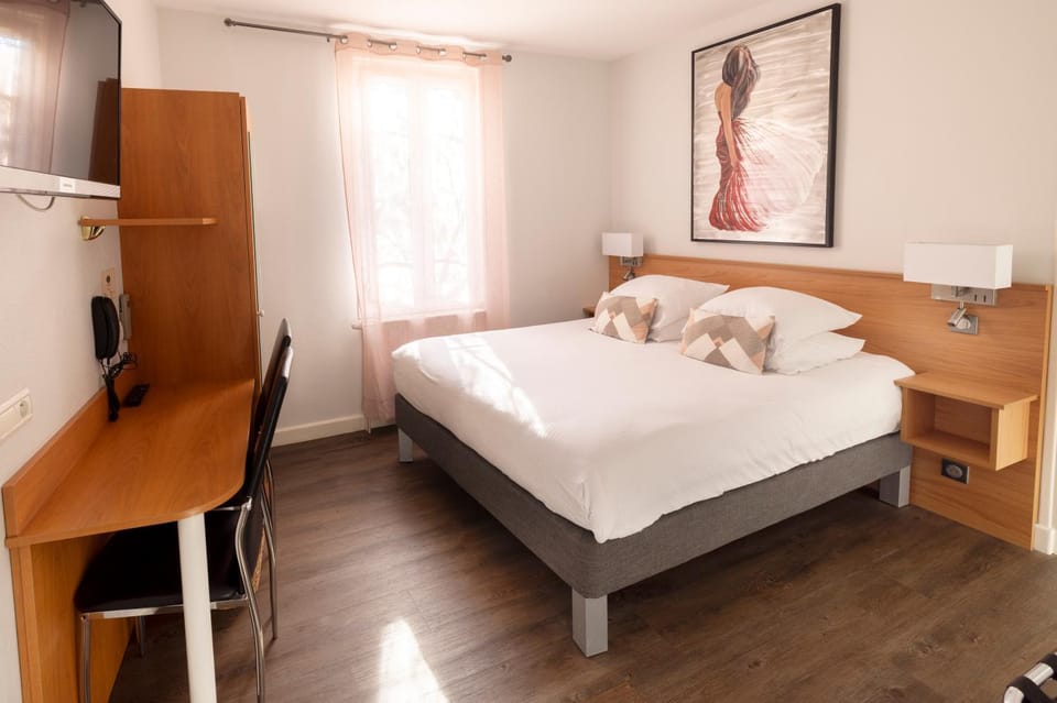 Restaurant/places to eat, Bed, Bedroom, Breakfast