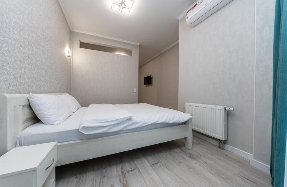 Bed, Bedroom, internet, air conditioner