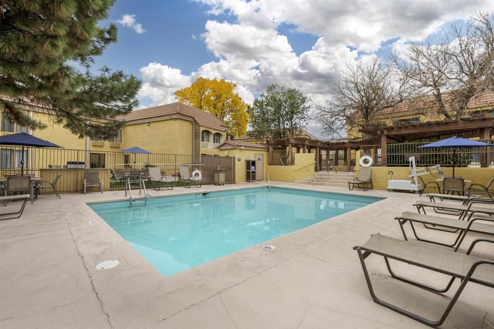 Pool view, Swimming pool, Swimming pool, sunbed