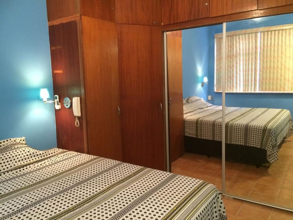 Epicentro de Copacabana, 300 m da praia, posto 4 Apartment in Rio de Janeiro