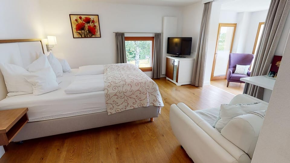 Bed, Photo of the whole room