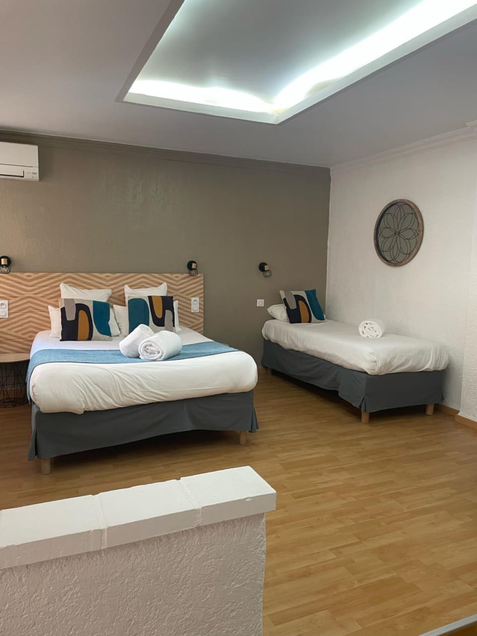 Bed, Photo of the whole room