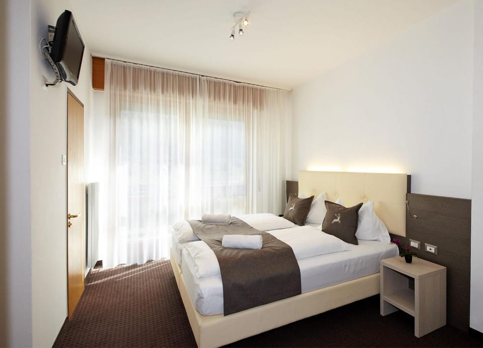 Bed, TV and multimedia
