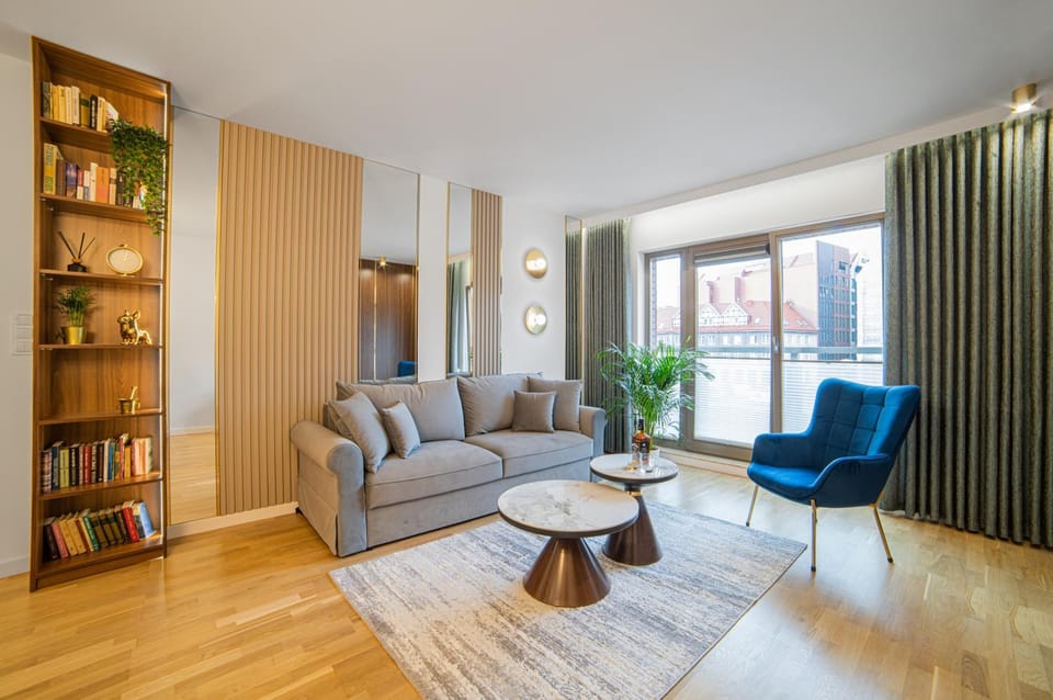Bed, TV and multimedia, Living room, River view, locker