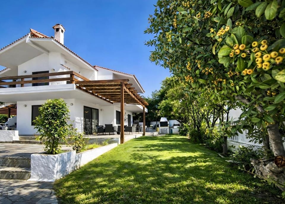 Property building, Garden view