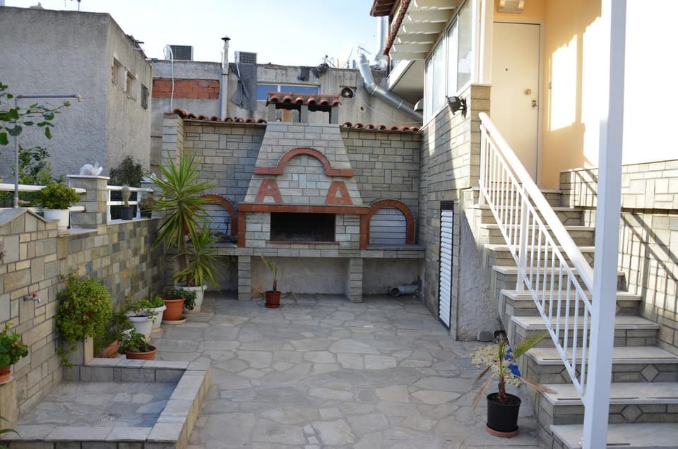 Patio, BBQ facilities, Garden