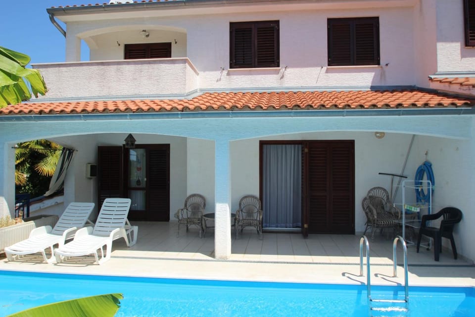 Facade/entrance, Swimming pool, Swimming pool