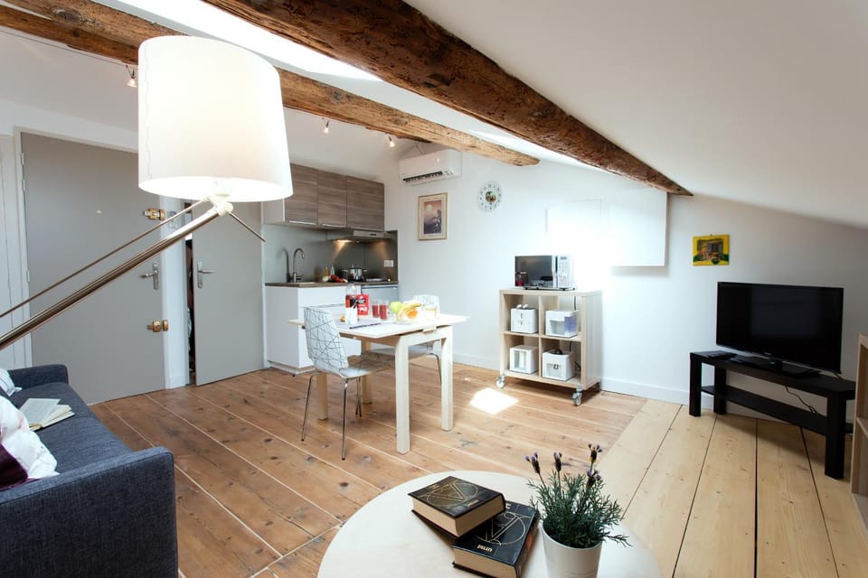 Communal lounge/ TV room, Living room