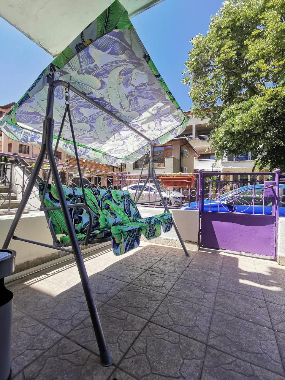 Patio, Day, Inner courtyard view