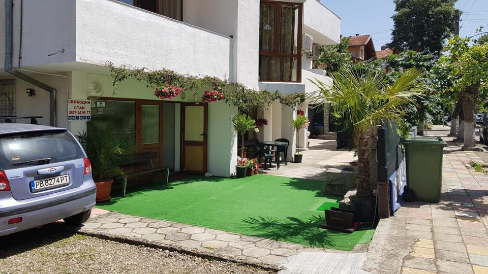 Guest House Trakia Primorsko Bed and Breakfast in Burgas Province