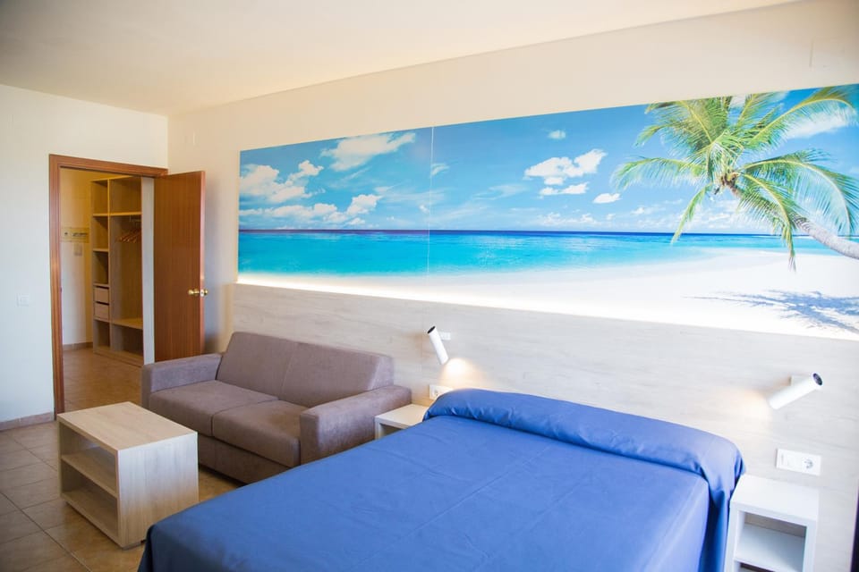 Living room, Bedroom