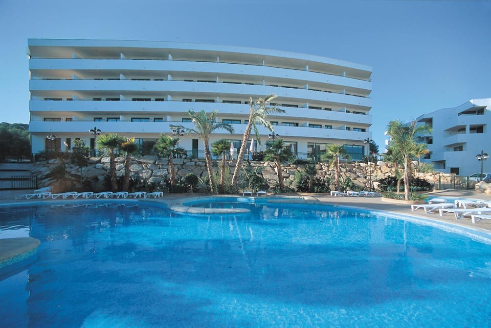 Facade/entrance, Swimming pool