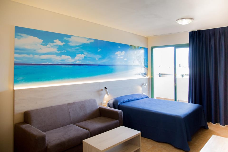 Seating area, Bedroom