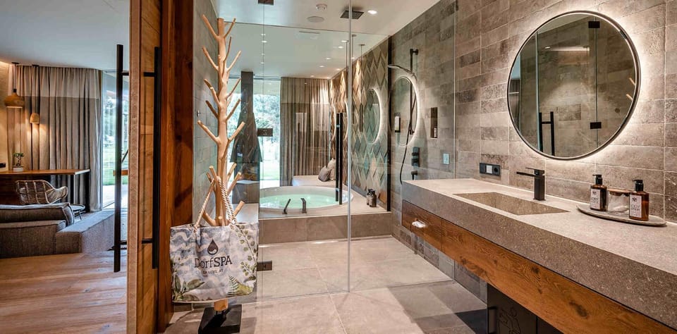 Shower, Hot Tub, Bathroom, fireplace
